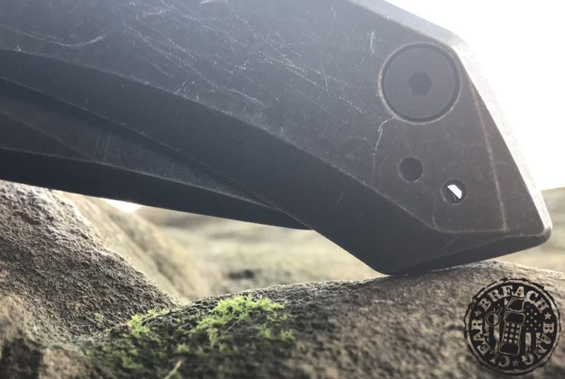 Close up of the other side of the hinge.