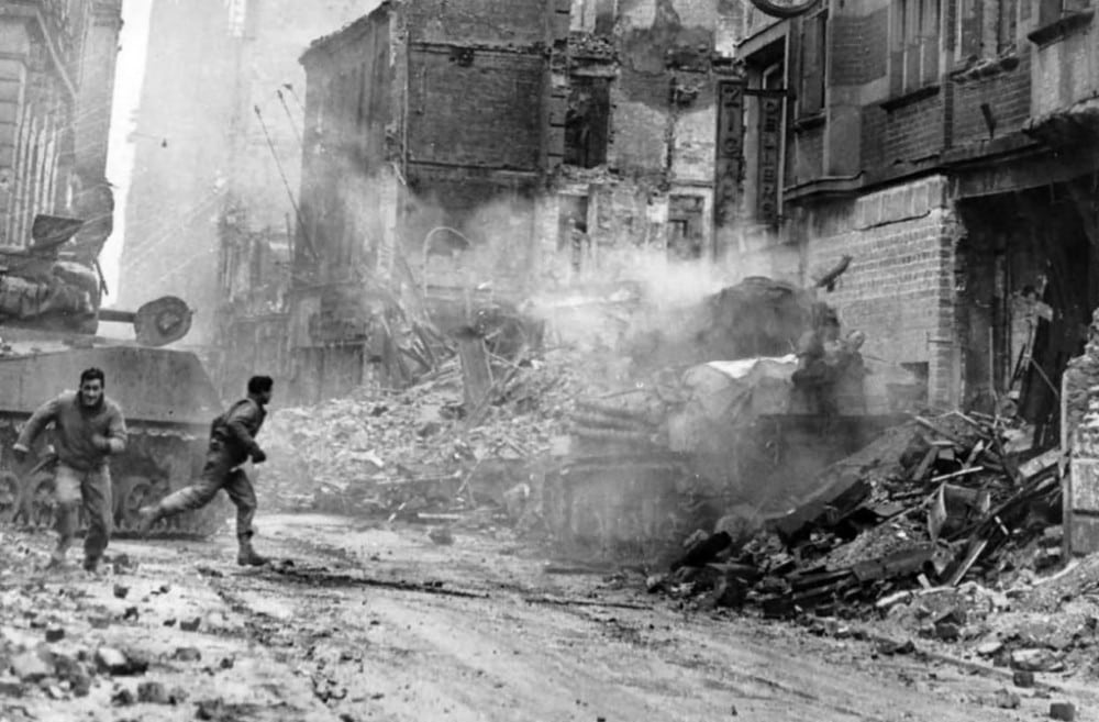 T-26 Pershing against a German Panther near the cathedral during the Battle of Cologne. 