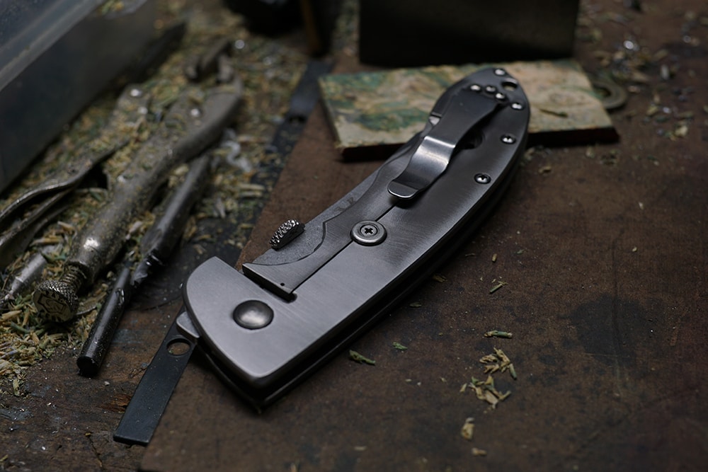 Custom knife maker and craftsman Bill Yester - @yester5