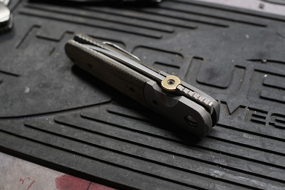 Custom knife maker and craftsman Bill Yester - @yester5