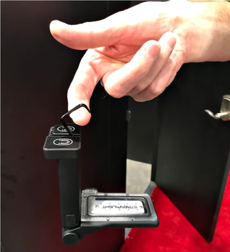 The Flipmate blade rotates 270 degrees on its body to provide area lighting and color matching.