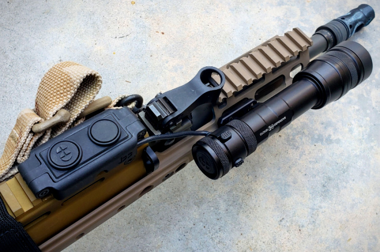 SCAR 17S accessory weapon mounted light Cloud Defensive REIN