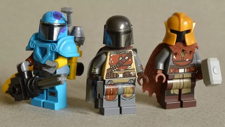 Lego Mandalorians by @snipersquirrel1
