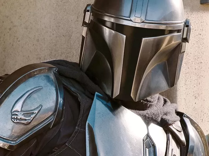 Mandalorian signet on beskar armor pauldron.
