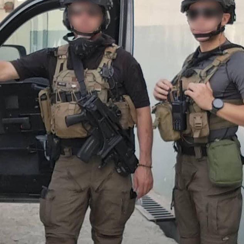 French SOF personnel evacuating people for the Kabul Airlift
