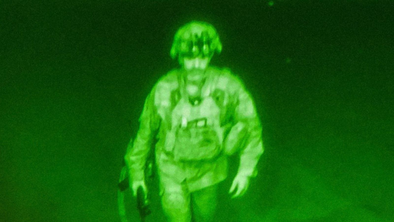 The last man out of Afghanistan boards the last aircraft of the Kabul Airlift