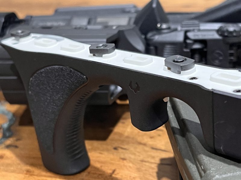Viridian 4LUX CQ Grip Light mounting