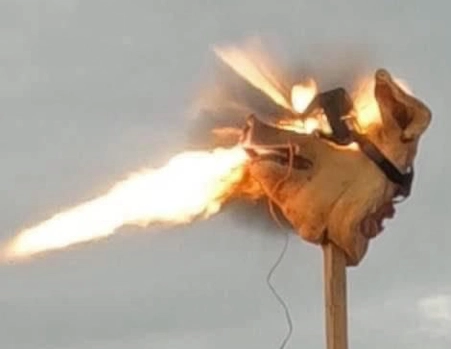 Ukrainian intelligence services tested their explosive goggles for FPV drones on the heads of pigs before sending them to the Russian invaders. This would be a shitty way to start your shift in the trenches.