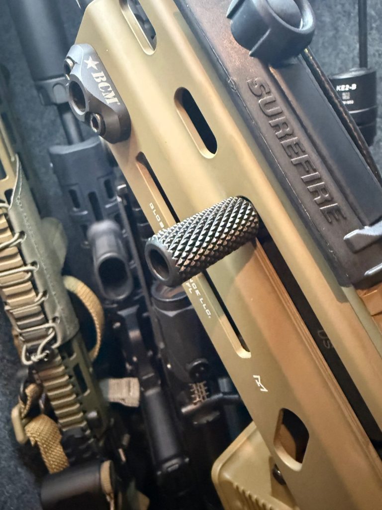Close-up of the new KDG charging handle.